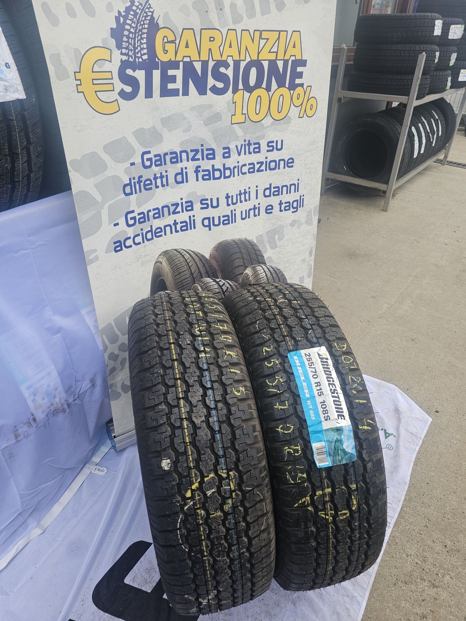 255/70R15 Brigestone