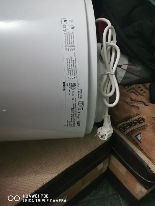 Boiler Bosch Tronic 2000 T 
TR2000T 50B 
ES 050 6  1500 W 
0,8 MPA (8