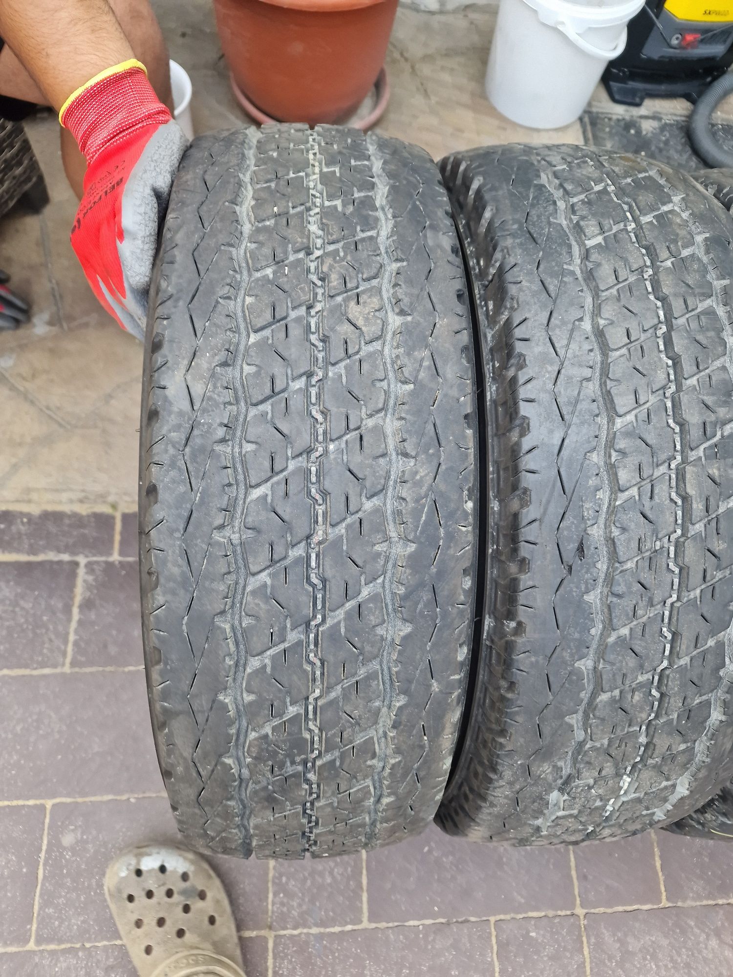 215 70 15 C bridgestone vara