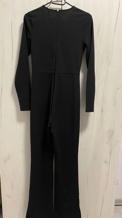 Schimb sau Vând urmatoarele rochite