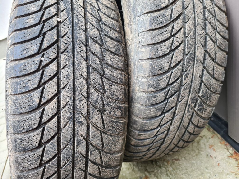 Vand 2 anvelope iarna 215/65 R17 Brigestone