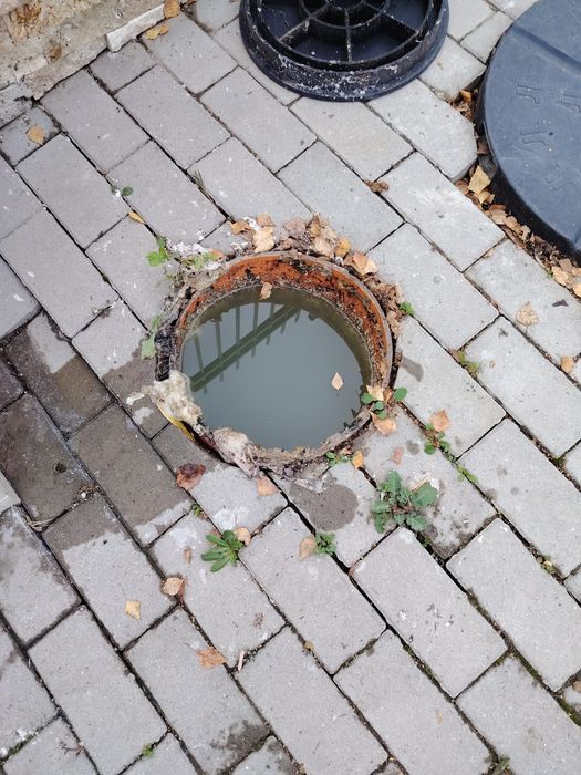 Desfunda.ro.  Desfundări canalizări non-stop