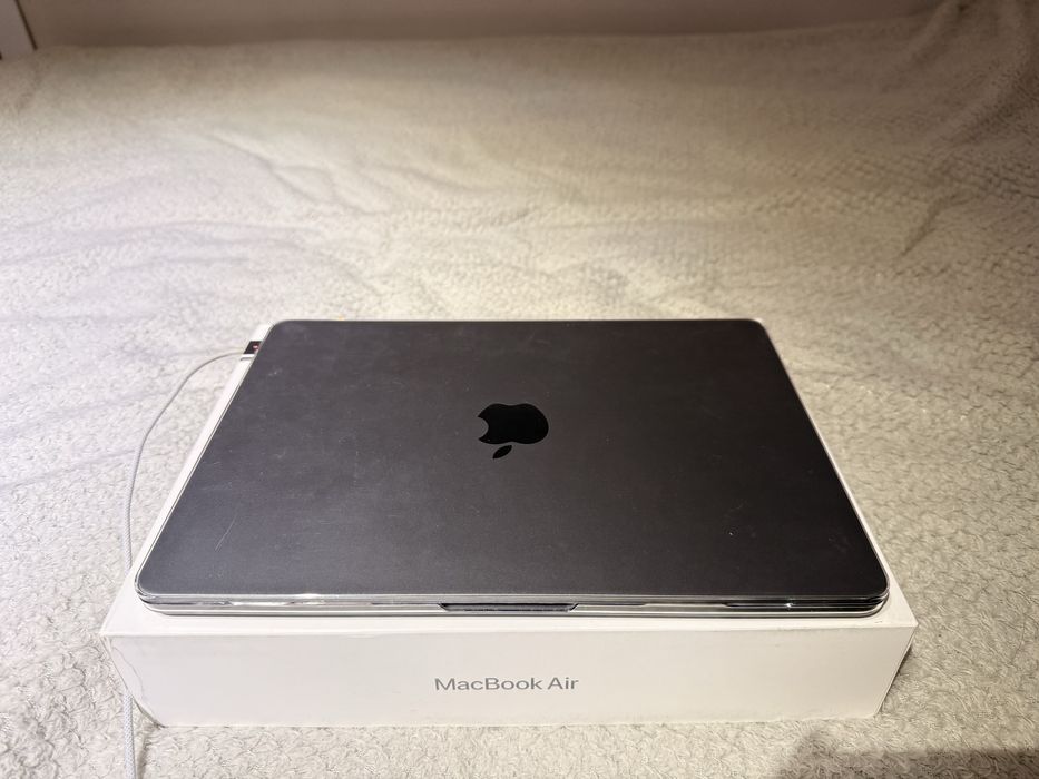 Macbook Air M3 8 / 256 GB