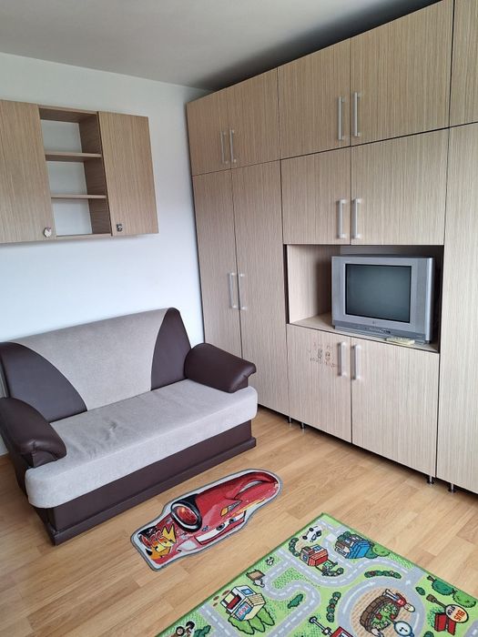 Persoana fizică ofer spre închiriere