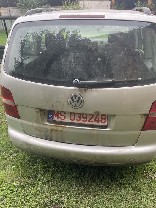 VW Touran 1,6 FSI  , 6 viteze 2006 tip motor BAG