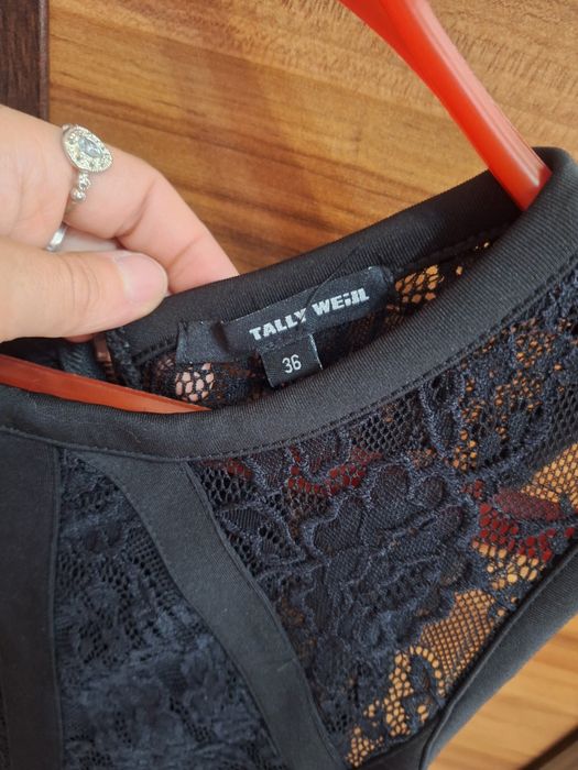 Стилна рокля на LOUCHE