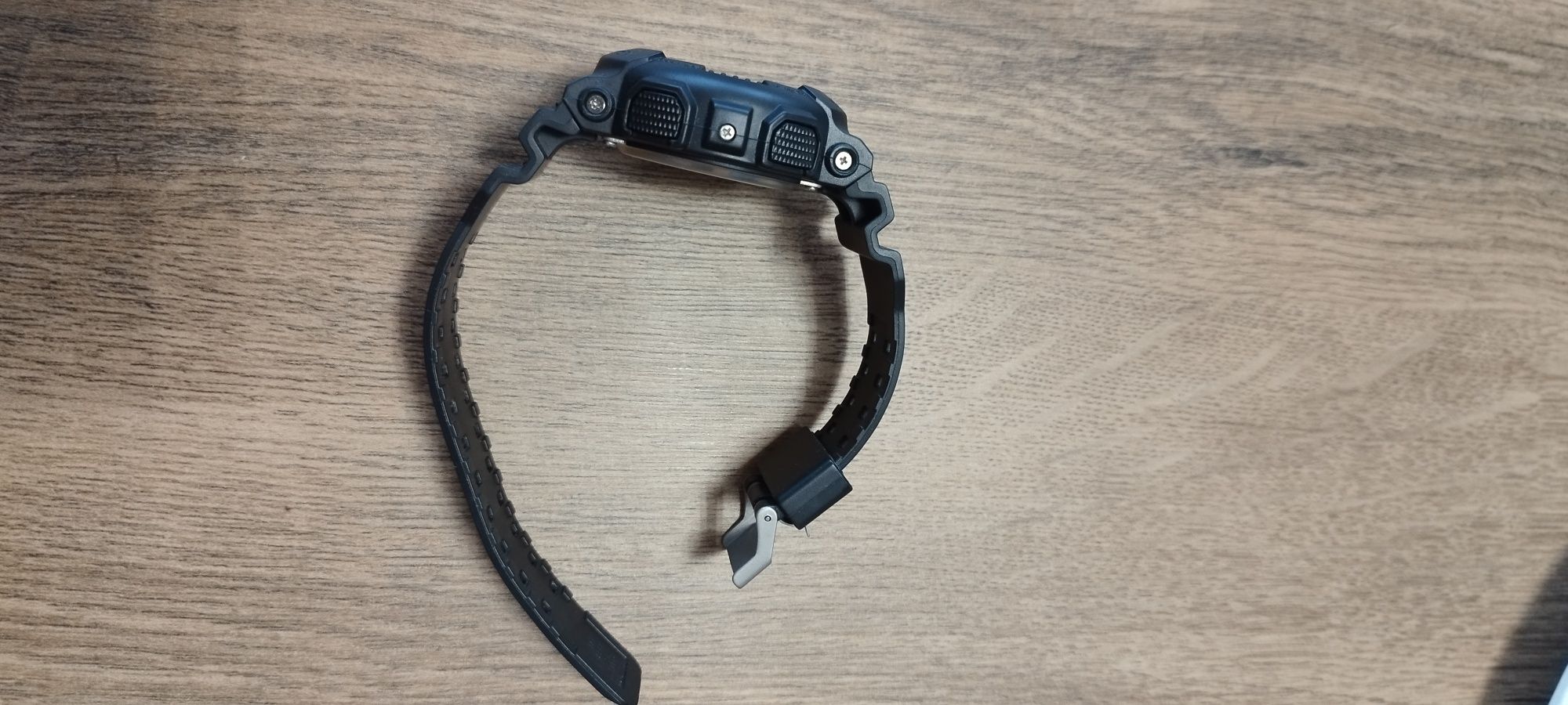 Продавам G-SHOCK - GA 100