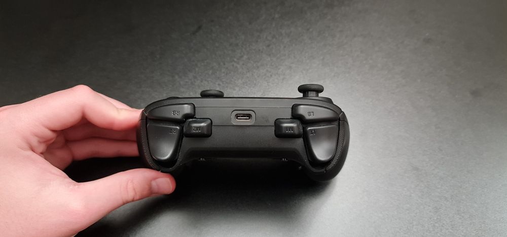 Controller RAZER Wolverine V3 Tournament Edition (în garanție)
