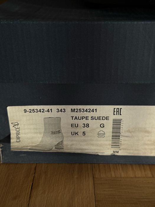 Botine cu toc marime 38 piele intoarsa noi