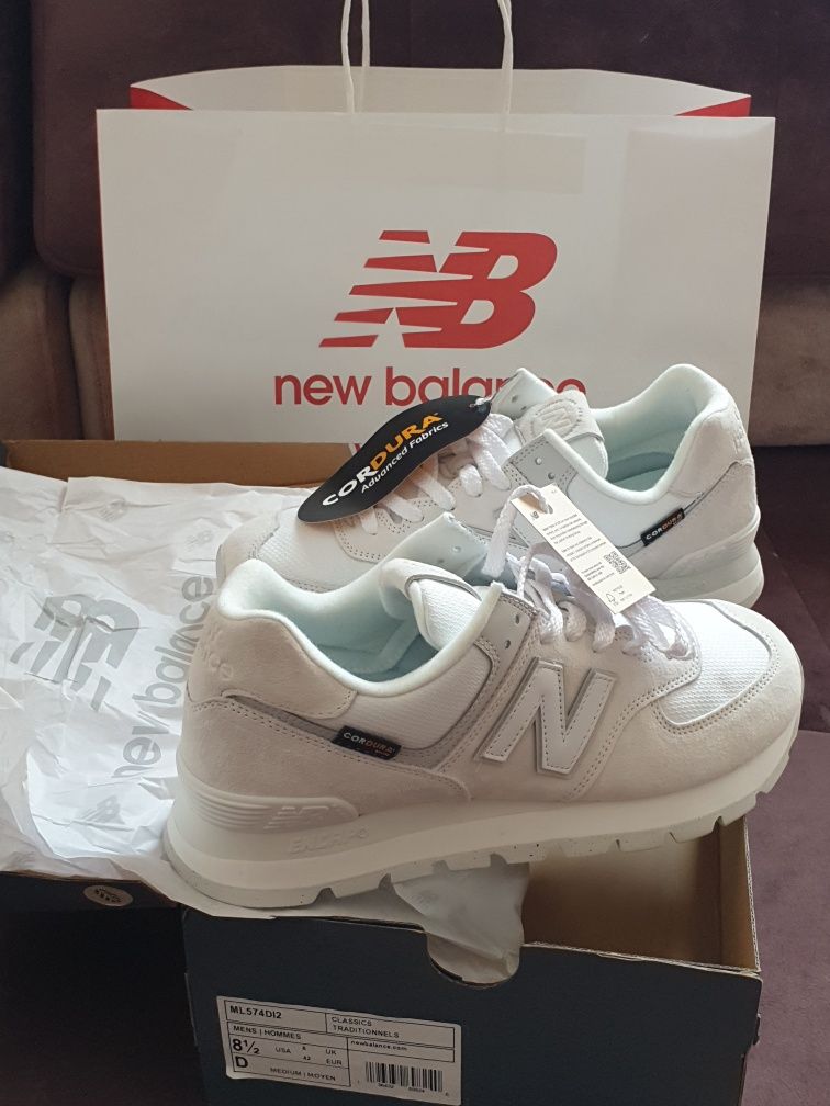 New Balance кроссовки оригинал size euro 42, us 8.5