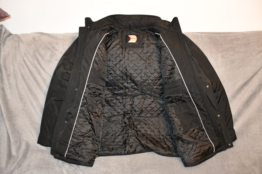 Scurta barbateasca de iarna marime 62-64 culoare neagra gluga detasabi