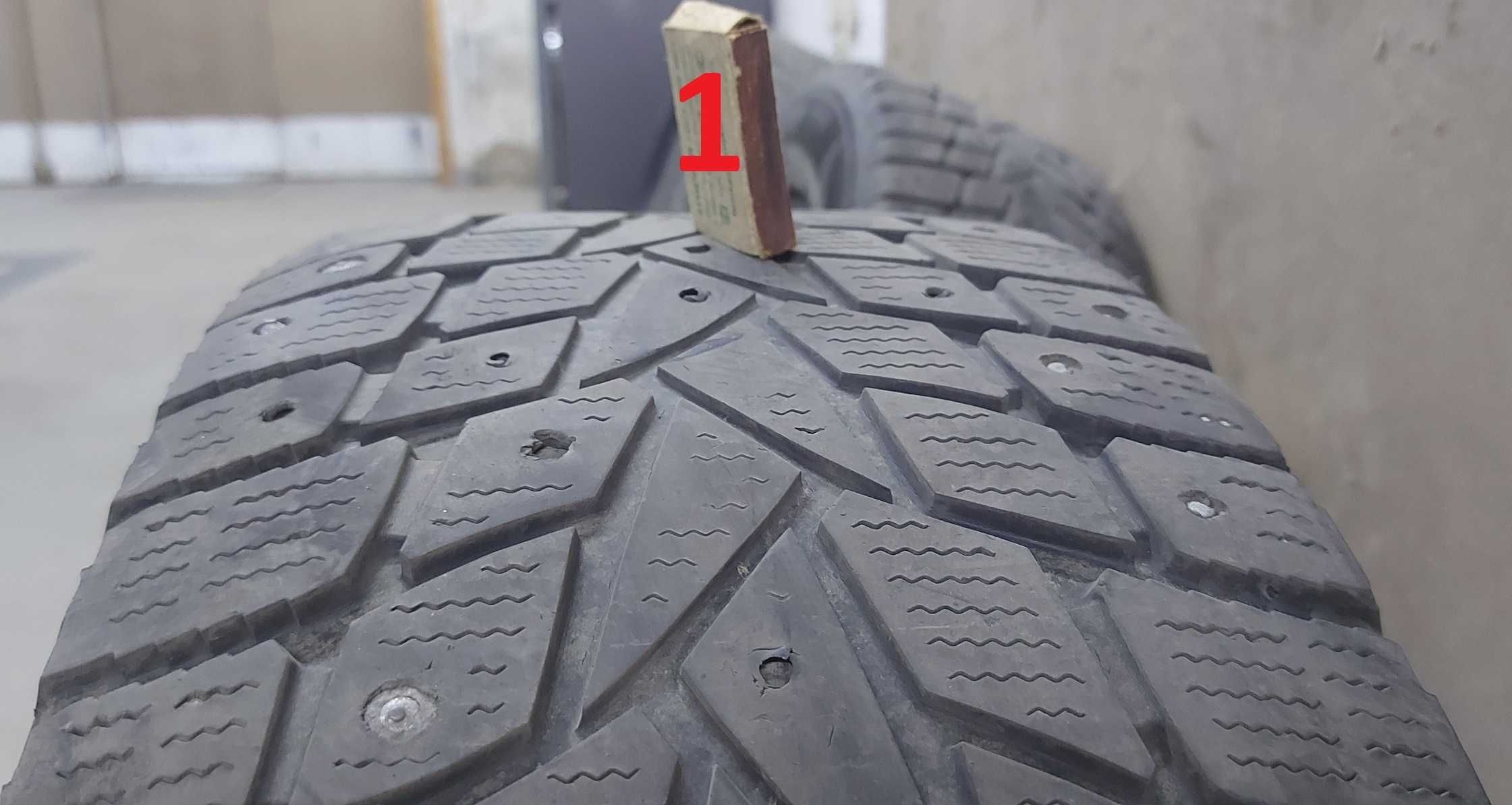 Зимняя шипованная Dunlop Grandtrek ICE02 245/60 R18 105T