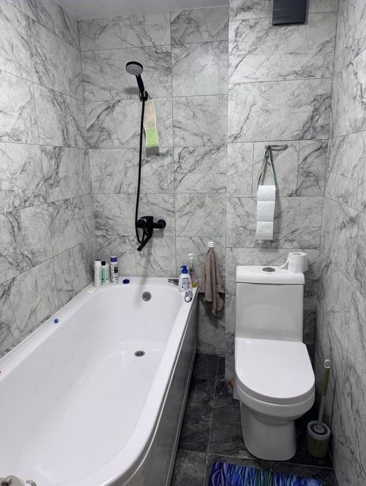 Срочно горщая цена 3х переделанная в 4х комнатная квартира