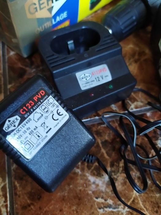 Set vechi bormasina filetanta / incarcator +