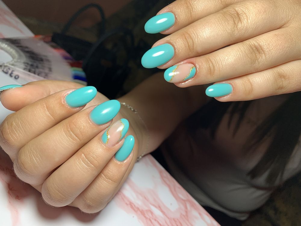 Unghii cu gel , semipermanent