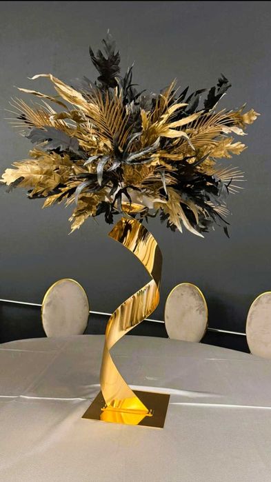 Închiriem aranjamente pentru mesele de la nunta botez sau majorat