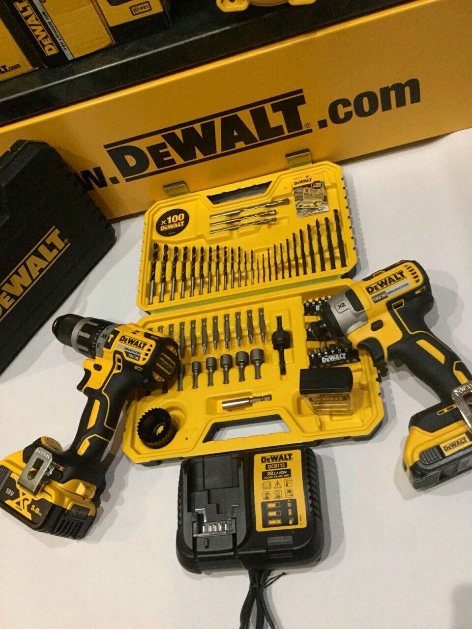 DeWALT Винтоверт за Гипсокартон DCF620 + 2Броя Батерии,Зарядно и Куфар