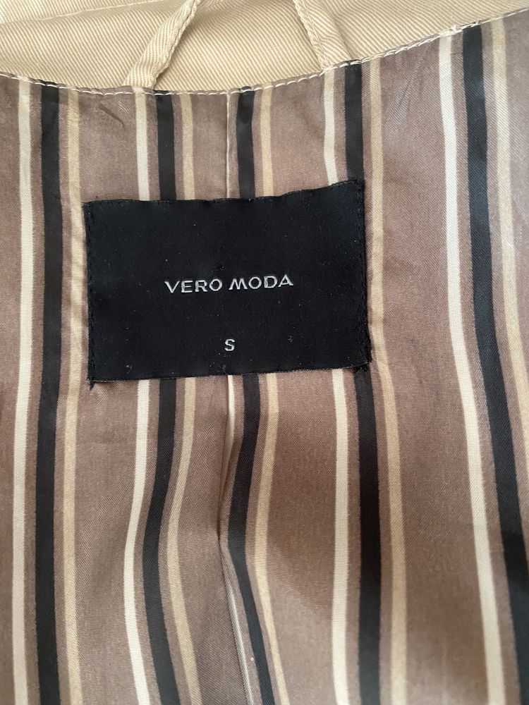 Идеальный базовый тренч от Vero Moda