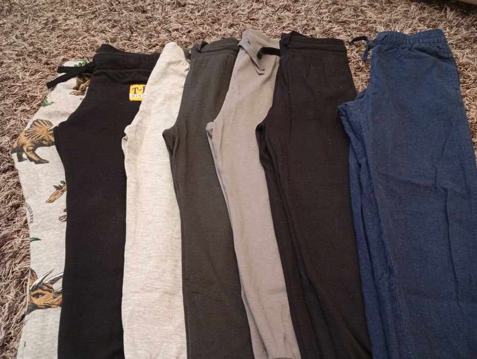 Lot pantaloni trening băieți mărimea 122