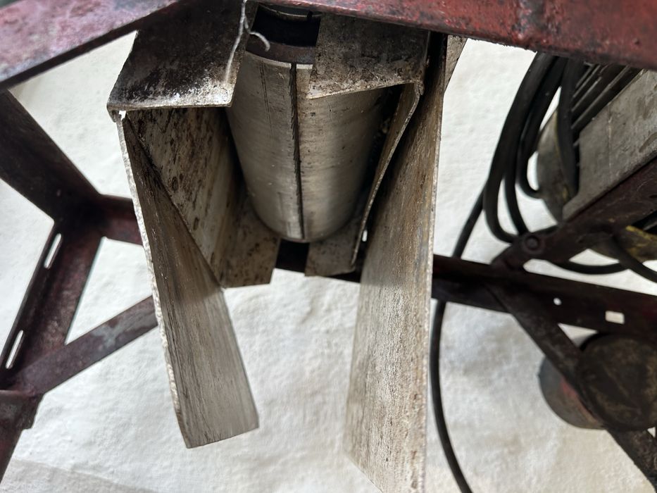 Tocator fructe cu motor trifazic