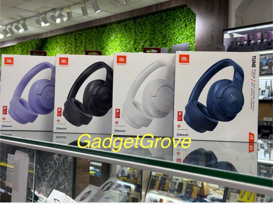 JBL Tune 720BT.