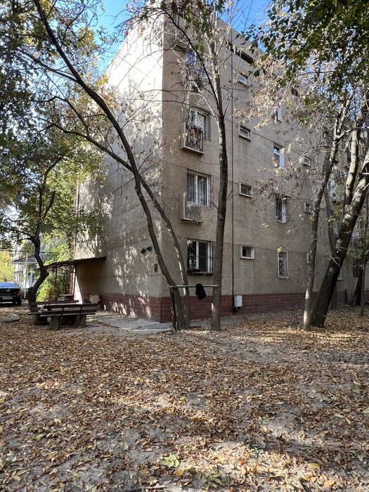 Под офис квартира. Новомосковский 1-этаж 60 кв.м торец фасад 24 метр