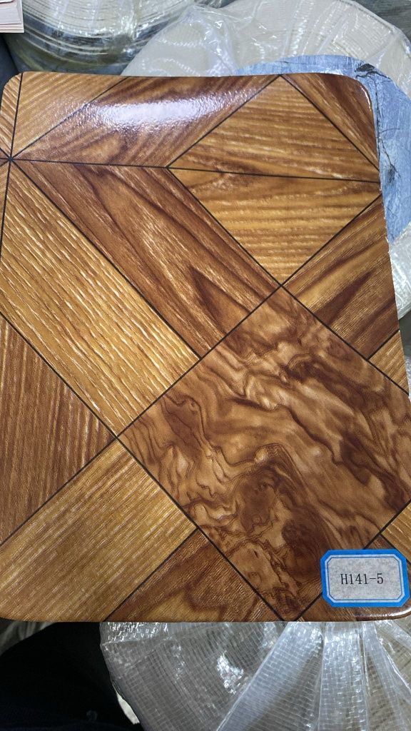 Linoleum 1,2 gros, 1m lat-20m lung nou.
