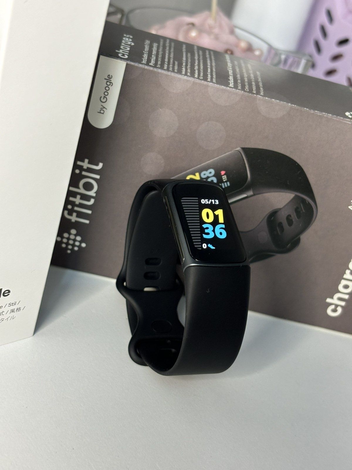 Fitbit charge 5 чисто нов
