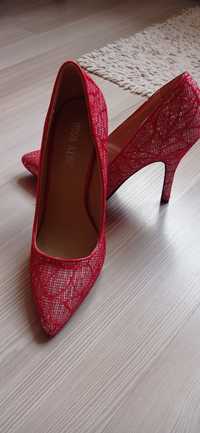 Pantofi stiletto