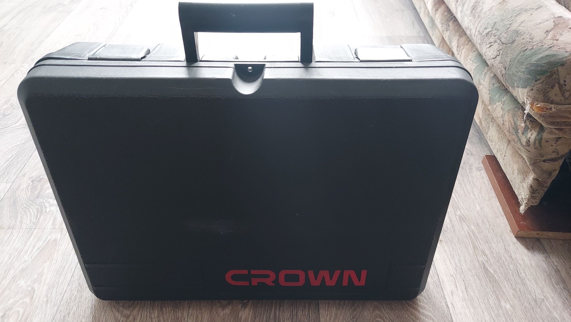 Продам перфоратор CROWN