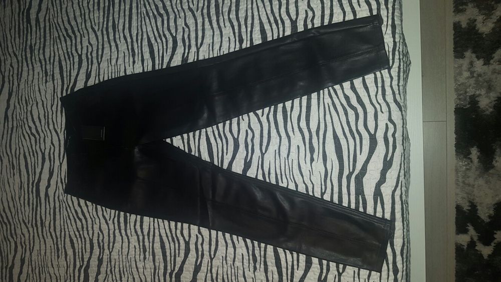 Pantaloni marimea 38