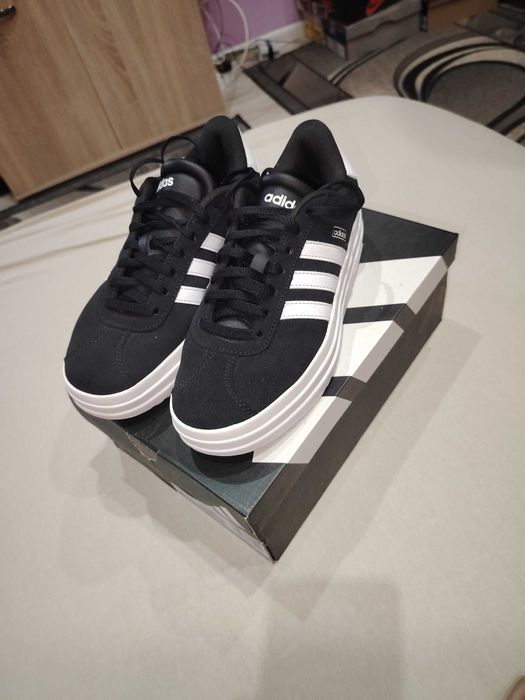 Оригинални маратонки ADIDAS