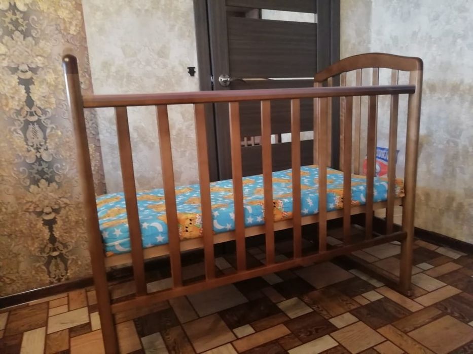 Детская кроватка