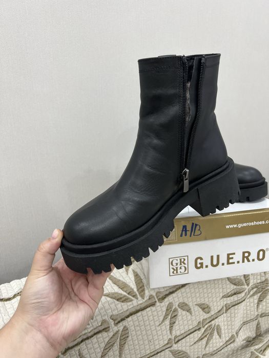 Продам зимние сапоги новые