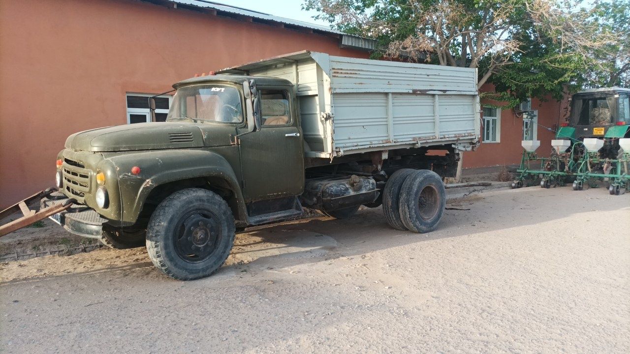 Zil 130 sotiladi