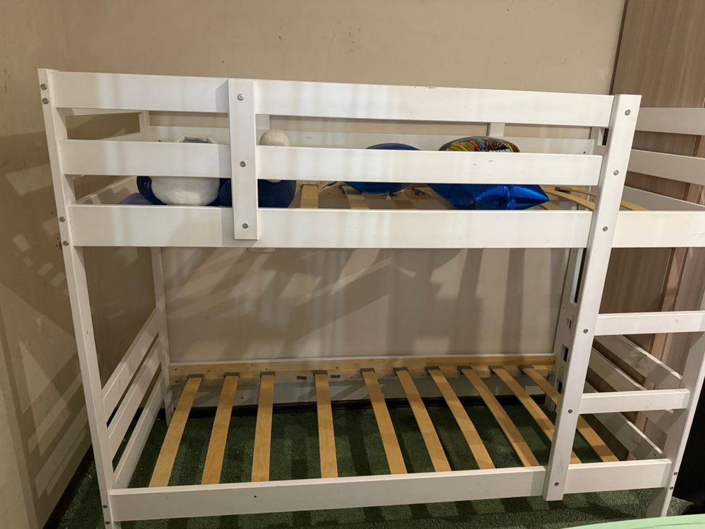 Продам двухярусную кровать