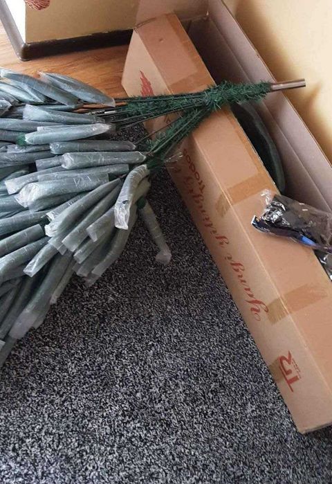 Ровая 2,5метра шикарная пушистпя упакованая читайте ниже