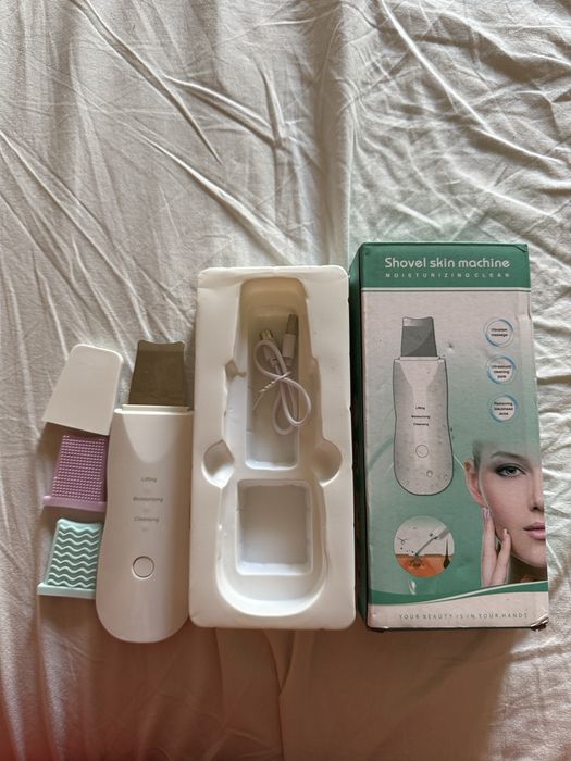 Уред за почистване на лице