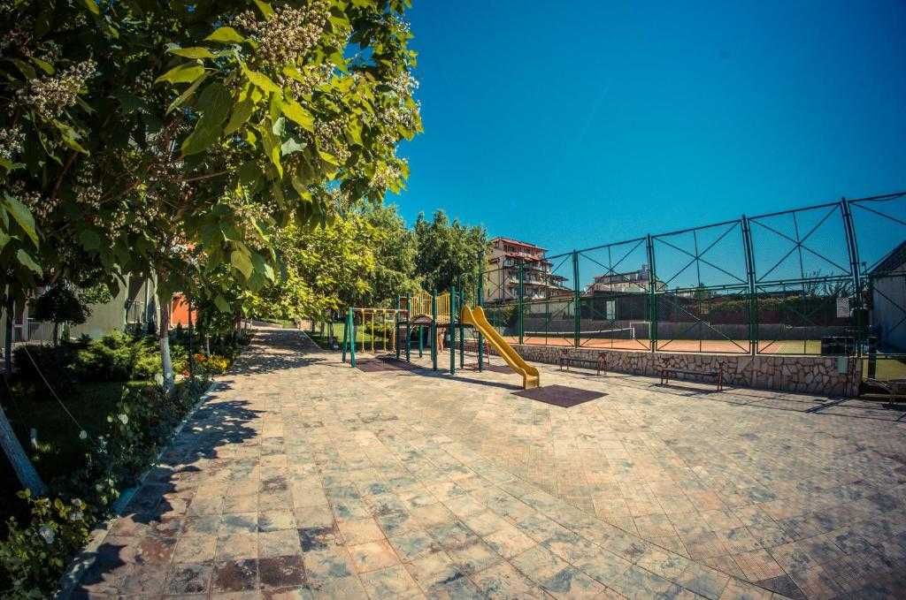Продава се Тристаен апартамент в к.к. Елените - 111 кв.м за 856 €/кв.м - Снимка #19