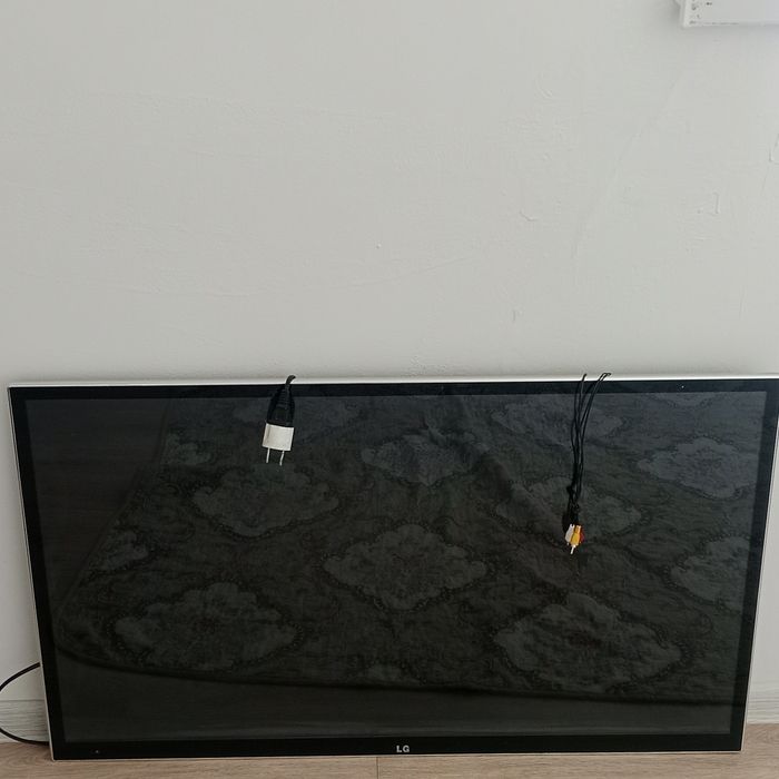 LG телевизор бушный