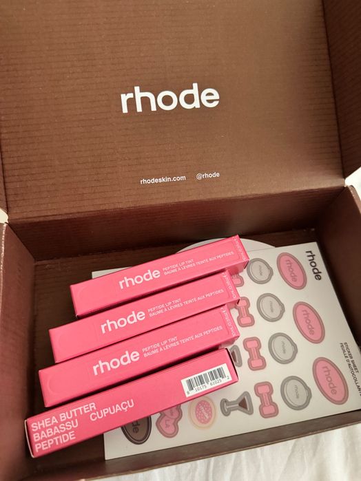 Rhode sugar cookie lip peptide - гланц, лимитирана колекция