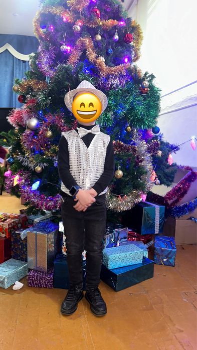 Продам новогодние костюмы.