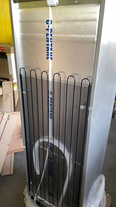 Продается холодильник в отличном состоянии не пользовались.