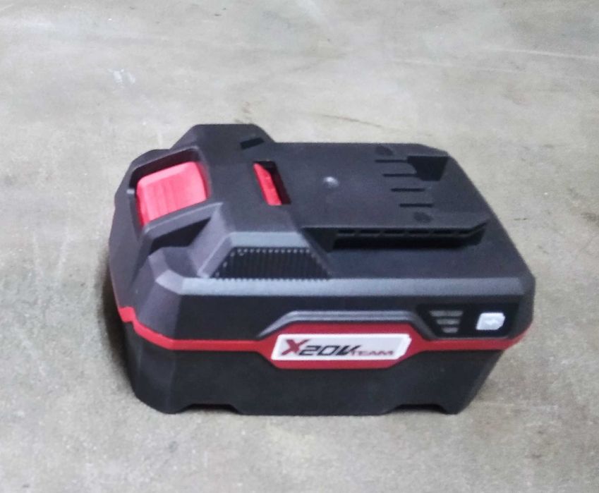 Чисто нова кутия за батерии . Parkside