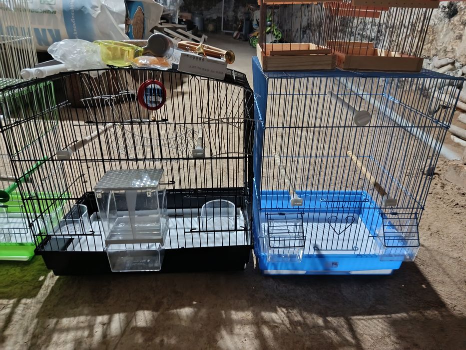 Клетки для птиц б/у