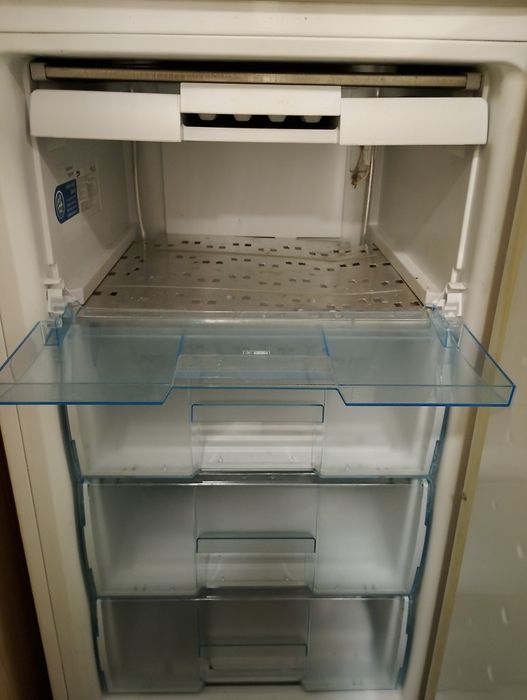 Бяла техника продава се фризер Beko