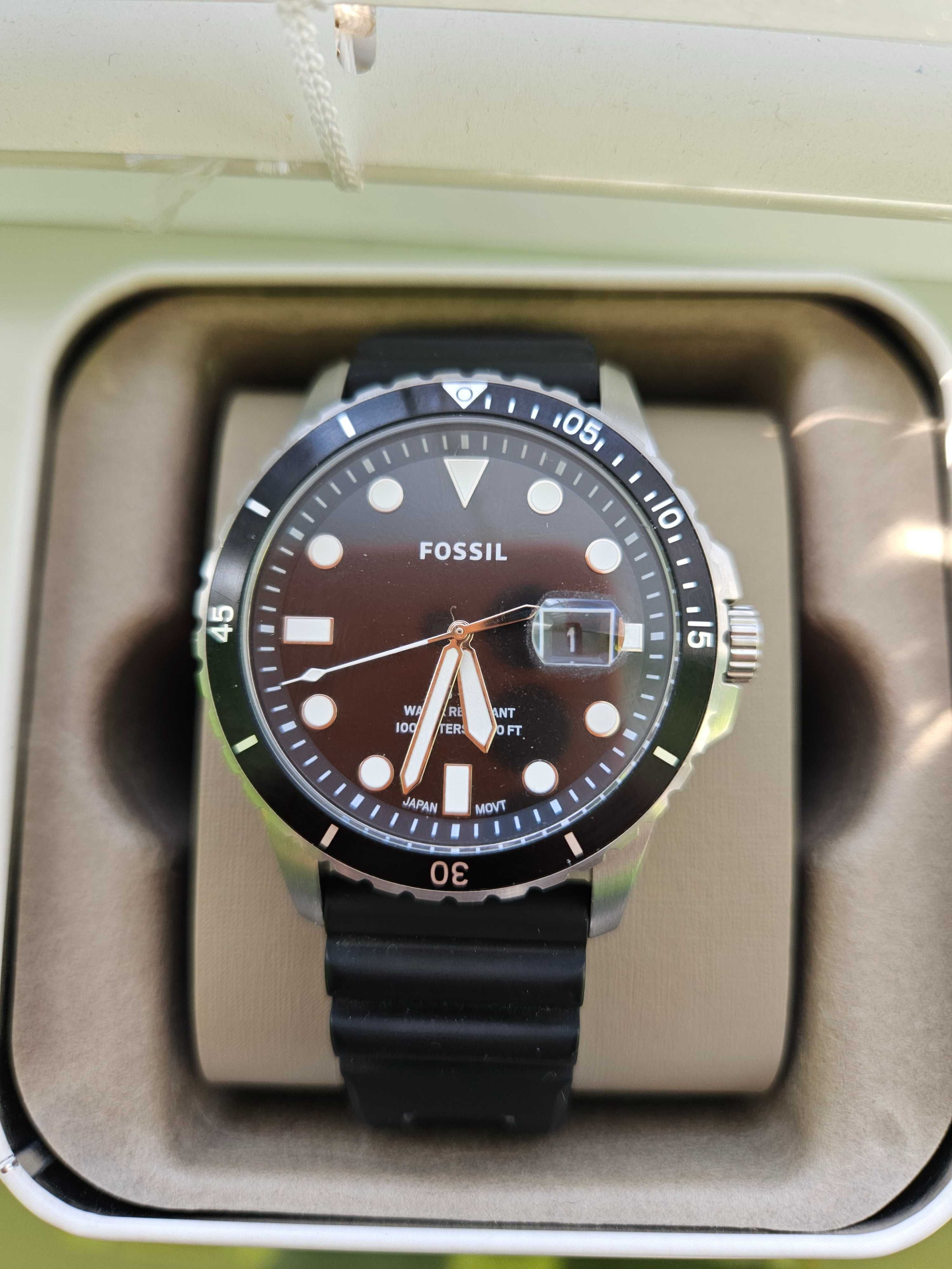 Часовник Fossil diver