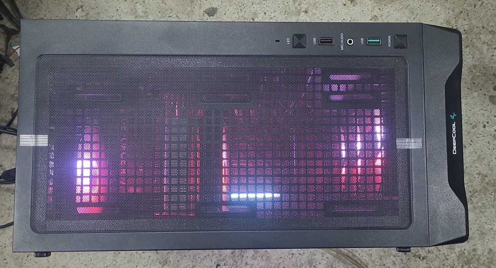 Unitate Gaming cu Ryzen 5 7600, 32 GB DDR5 6000 MHz, RTX 4070 de 12 GB