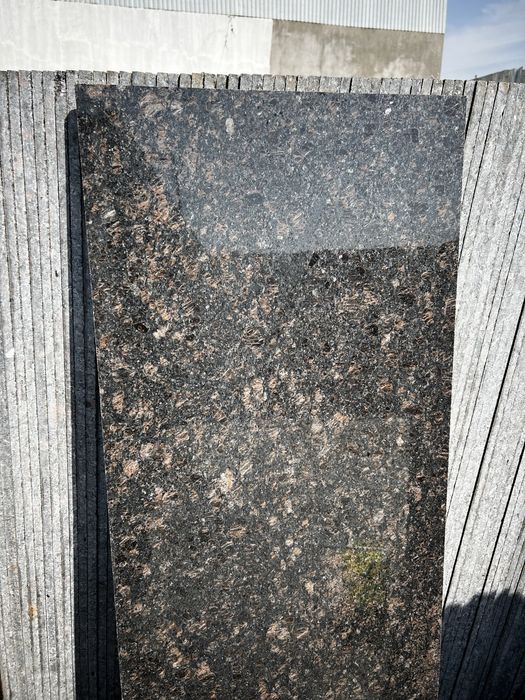 Tan braun granit xindiston Тан браун гранит оптом, Tan Brown Индийский