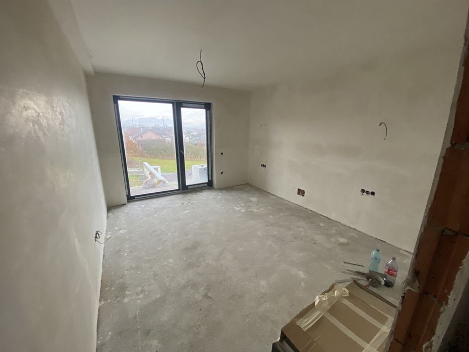 Oferta Apartament 2 etaje 110 mp util +curte 900 e mp  + TVA